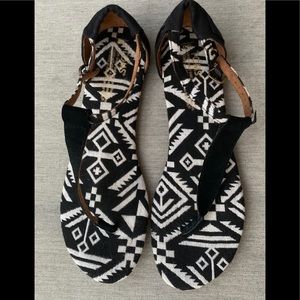 Tom’s Playa Sandal